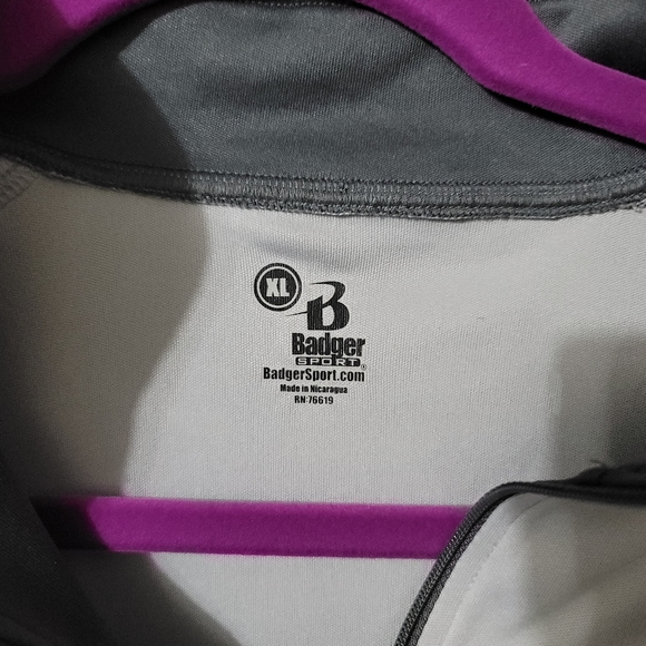 Badger Sport men's performance shirt.  Size XL.  (10).  (175) - Picture 2 of 5